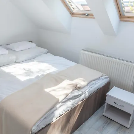 Kereszturi Vendeghaz לינה וארוחת בוקר